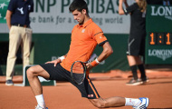 Dùng tiểu xảo, Djokovic đang làm xấu đi hình ảnh một nhà vô địch?