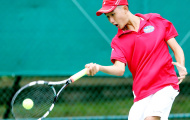 Tay vợt 16 tuổi giành vé bán kết
