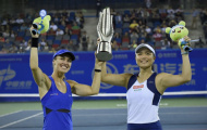 Huyền thoại Martina Hingis giải nghệ trên đỉnh vinh quang