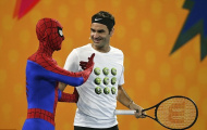 ĐỘC: Federer đánh đôi với người nhện, quẩy nhiệt tình trước giải toàn sao