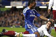 Video: Xem Drogba đè đầu cưỡi cổ Stephen Warnock (Chelsea 1 – Aston Villa 3)