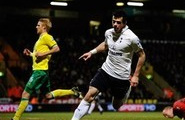 Video: Nhìn lại màn trình diễn của Tottenham trong tháng 12/2011