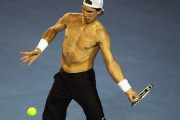 Video: Nadal tập luyện chuẩn bị cho Australian Open 2012