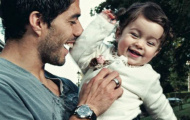 Suarez tình cảm bên con gái yêu