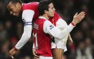 Vì Henry, Wenger sẵn sàng đẩy Van Persie ra cánh
