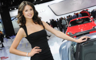 Người đẹp quyến rũ ở triển lãm Detroit