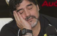 Maradona ra viện