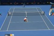Video Australian Open 2012: Pha ghi điểm đầy bất ngờ của Tsonga