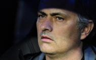 HLV Mourinho chống loạn trong rối ngoài