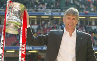 Arsene Wenger không buông cúp FA nhưng thích Top 4 Premier League hơn