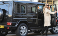 Siêu mẫu Elle Macpherson 'phải lòng' Mercedes-Benz G-Class