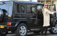 Siêu mẫu Elle Macpherson 'phải lòng' Mercedes-Benz G-Class