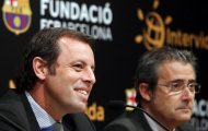 Cả Camp Nou ngột ngạt vì... trọng tài