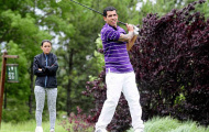 Chưa thể rời Man City, Tevez tạm bỏ bóng đá để...đi chơi golf