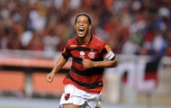 Ronaldinho chói sáng giúp đội nhà thoát hiểm