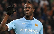 Video: Balotelli khoe tài ảo thuật với lon nước ngọt