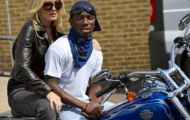 Shaun Wright-Phillips: Sắp rũ tù vì ăn theo Michael Jackson