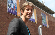 Van der Sar bất ngờ với trận hòa của M.U
