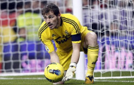 Kỷ lục của Sanchis chờ Casillas
