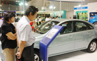 Xe ô tô trong nước ế thảm