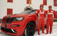 Alonso và Massa nhận Jeep Grand Cherokee SRT8 đặc biệt