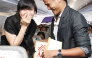 Cầu thủ Phan Thanh Bình tỏ tình lãng mạn trên máy bay