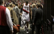 Ngôi sao LaMarcus Aldrige của Portland Trail Blazers bị chấn thương ngay giữa trận đấu