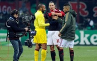 Video: Henry và Ibrahimovic thân mật sau trận AC Milan 4 - 0 Arsenal