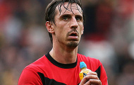 Gary Neville bị Man United “lật lọng”