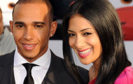 Lewis Hamilton đưa bồ già đi “hâm nóng” tình yêu