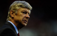 Arsenal khủng hoảng trầm trọng: Thù trong, giặc ngoài
