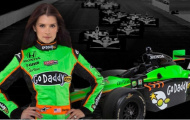 Video: Nữ hoàng tốc độ Danica Patrick gặp tai nạn tại giải đua NASCAR