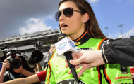 Nữ xế Danica Patrick gặp nạn trên đường đua Nascar