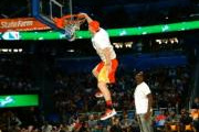 Video: Ngôi sao ca nhạc Diddy hỗ trợ Budinger tại cuộc thi Sprite Slam Dunk