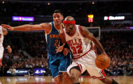 Derrick Rose giúp Chicago Bulls vượt qua New Orleans Hornets một cách nhọc nhằn