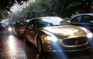 Siêu xe Maserati Quattroporte mạ vàng