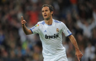 CĐV Real Madrid 'ném đá' Ricardo Carvalho