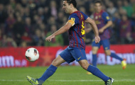 Xavi chỉ còn kém Messi và Cesc