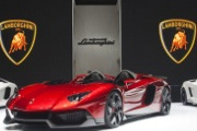 Video: Lamborghini Aventador J tại Geneva Motor Show 2012