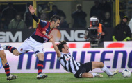 Juventus lỡ cơ hội cuối để qua mặt Milan