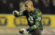 Everton gia hạn với Howard thêm 4 năm