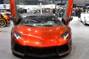 Video: Cận cảnh siêu xe Lamborghini Aventador độ Mansory.