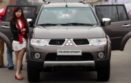 Mitsubishi ra mắt xe Pajero Sport bản máy xăng