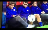 Video: Ảo vô cùng màn vừa ngồi vừa tâng bóng của Dos Santos và D.Alves