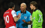 HLV Pardew muốn lời giải thích từ Van Persie