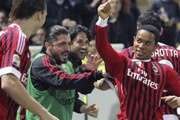 Video Serie A: Ibrahimovic và Emanuelson giúp AC Milan đánh bại Parma