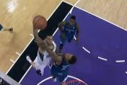 Video NBA: Cú Dunk tuyệt đẹp của Honeycutt