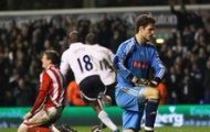 Video Premier League: Van der Vaart giúp Tottenham chia điểm với Stoke