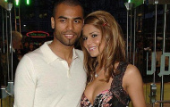 Ashley Cole, 'con thú hoang' trên giường