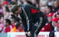 Liverpool lún sâu vào khủng hoảng: Còn đổ lỗi cho gì nữa King Kenny?